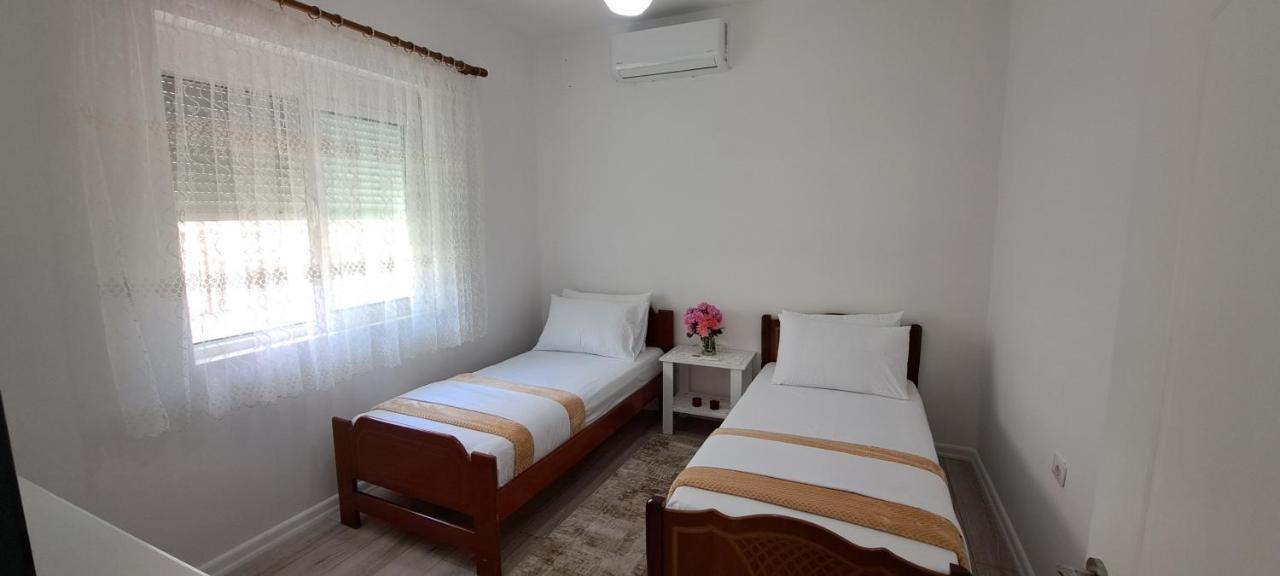 Villa Likaj เบราท ภายนอก รูปภาพ