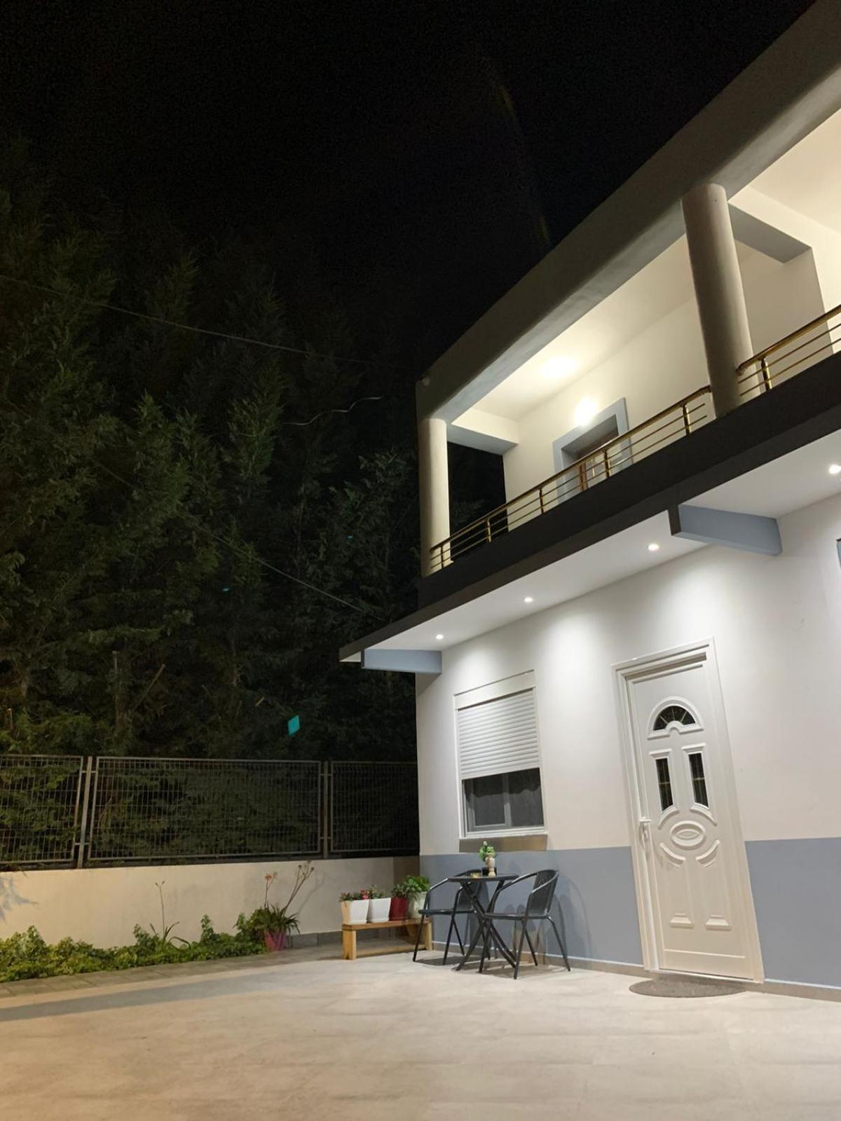 Villa Likaj เบราท ภายนอก รูปภาพ